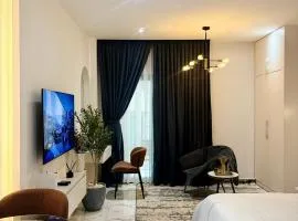 A Tranquil Studio in Airport Residential with Pool - The Essence
