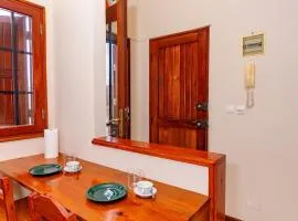 T1 - 800m from the beach - located in the city center