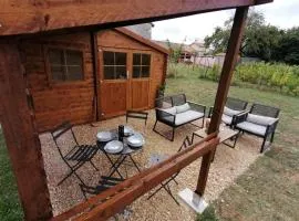 Cabane Feuille - Glamping on a vineyard - Wooden Cabin