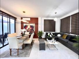 Lujosa Casa a 5min El Paseo Shopping Costa Oro, vila v destinaci Punta Blanca