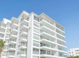 Apartamentos con piscina 1 cuadra de la playa, ξενοδοχείο σε San Andrés