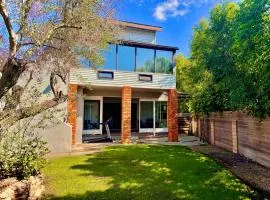 West LA - Family House & Private Yard - 10 mins from LAX & Beach
