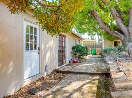 Serene Studio in SF Suburbs Quiet and Cat Friendly!, ξενοδοχείο σε Castro Valley