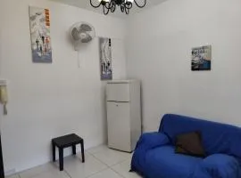 Corner view 3
