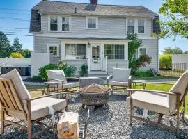 2 Mi to Beach Getaway with Hot Tub in Wells!