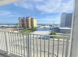 Luxury 5BR- 4BA Coastal Retreat - Stunning Ocean Views and Walk to Times Square