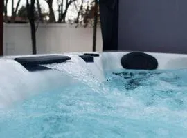 Apres Abode Ski Retreat Hot Tub and Games