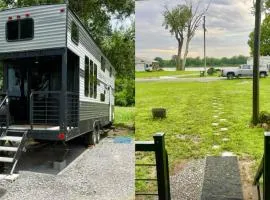 Riverfront Tiny Home 3 bed with Privacy and a View