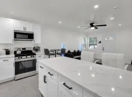Mid-City Retreat With Backyard And Grill