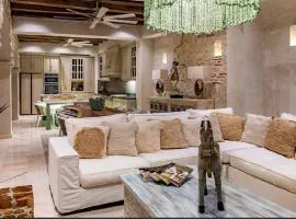 IsaLuna Luxury House