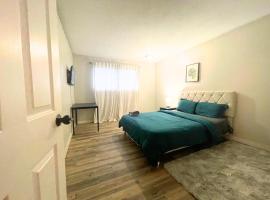 Flowealth Suites - Private Rooms Near West Edmonton Mall, habitaci&oacute;n en casa particular en Edmonton