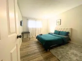Flowealth Suites - Private Rooms Near West Edmonton Mall