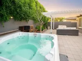 Santa Monica Luxe Home - Hot Tub, Pool Table, Grill & Cinema Projector