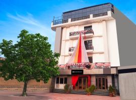 Townhouse The Royal Casa、ガーズィヤーバードのホテル