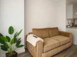 Central Liverpool 1-Bed Apartment, Ideal for Business & City Stays