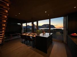 Hoda Cabin - Luxury lodge with jacuzzi and sauna, luxury hotel in Lyngværet