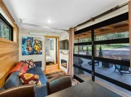 Two Pines - Unique container home w/hot tub - Downtown - Trailer Parking - Pet friendly