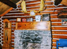 Country Rustic Loghouse at Teepee Meadows, pension in Valemount