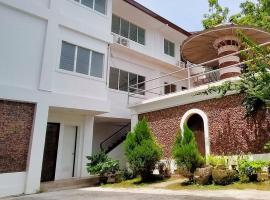 DDD Habitat Inc Iloilo, hostel en Ilo&iacute;lo