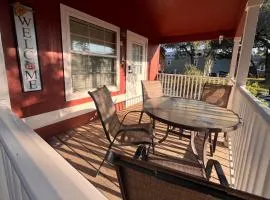 Angelina Cabin - Hot tub, heated pool, quite & relaxing