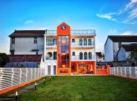 Mr. Gao and Ms. Feng's original homestay