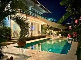 Casa Cactus - 2-Story Home with Garden and Pool