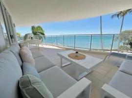 Amazing Water View Apartment Pool Gym Parking