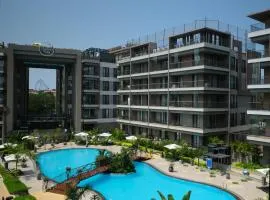 The Diamond In City Luxury Suites By ZENORA Living