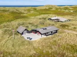 4 Bedroom Stunning Home In Hvide Sande