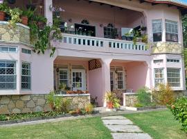 PeachBloom Terrace Inn, Hotel in Saint Georgeʼs
