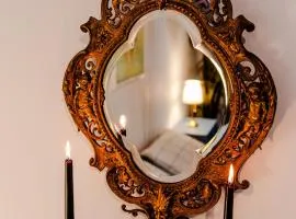 Central Art Boutique Apartment - Free Parking & Self Check-in