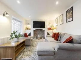 Charming Two Bedroom Apartment in Fairview