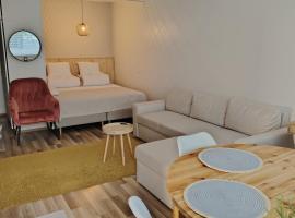 Rauhallinen majoitus parvekkeella, acomoda&ccedil;&atilde;o com cozinha em Joensuu