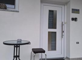 Prenoči&scaron;ča Dany APARTMA 1، مكان إقامة مع الخدمة الذاتية لإعداد الطعام في Dravograd