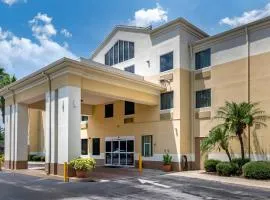 Comfort Inn & Suites DeLand - near University