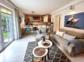Cozy Wohnung fuer 4 Gaeste mit Terrasse unter Reet