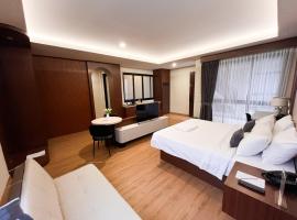 M-LIVIN Hotel, hotel near Pangkalpinang Airport - PGK, Pangkalpinang