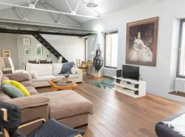 Casa completa, jardín privado y garaje VUT 40-0616