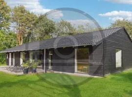 Nice Home In Oksbøl With Wifi