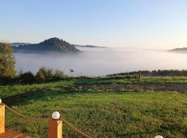 Na Wesołej Górce, hotel a Mchawa