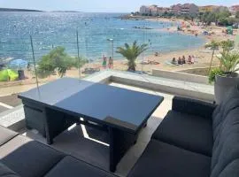 Tirkiz on the beach