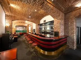 Party ClubHouse with Bar, Panoramic Pool & Sauna