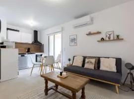 Appartement T2 avec terrasse, climatisation et parking – Saint-Lary - FR-1-296-524
