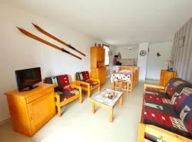 Appartement lumineux 2 pièces avec loggia aux Rousses - FR-1-834-7