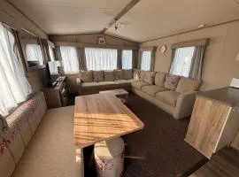 The Retreat 36 - Golden Palm Resort - Meadow Lakes Caravan Hire