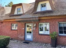Stilvolle 2 5 Zimmer Wohnung unter Reet in SPO mit Garten