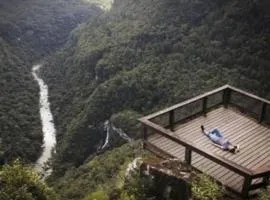 TUMI Specialty Travel