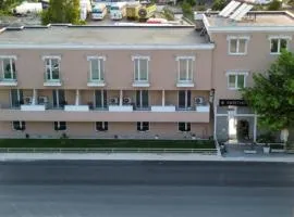 Sweet Hotel