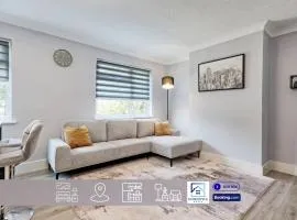 5BDR Apartment By Homestyles Hosts Short Lets & Serviced Accommodation Widford With Free WiFi & Free Parking