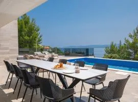 Luxury Villa Ivana with heated hydromassage pool